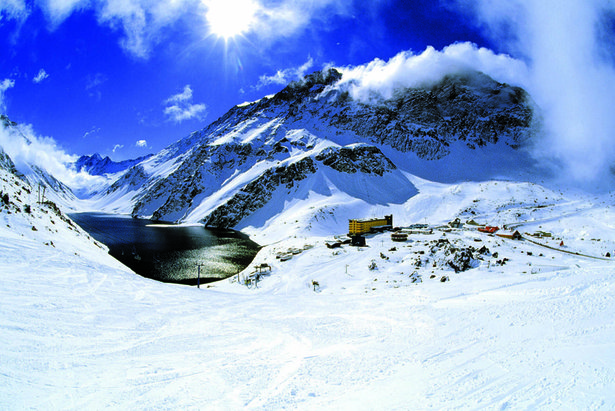 escape_masses_portillo_ski_resort_chile_1_4862jpg